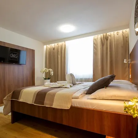 Wx Hotel