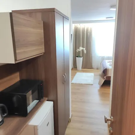 Wx Hotel 3* Bratislava