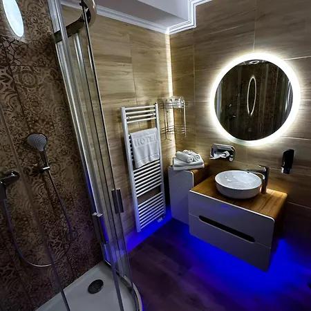 Wx Hotel