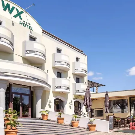 Wx Hotel 3*