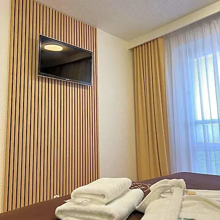 Wx Hotel
