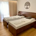 Wx Hotel 3*